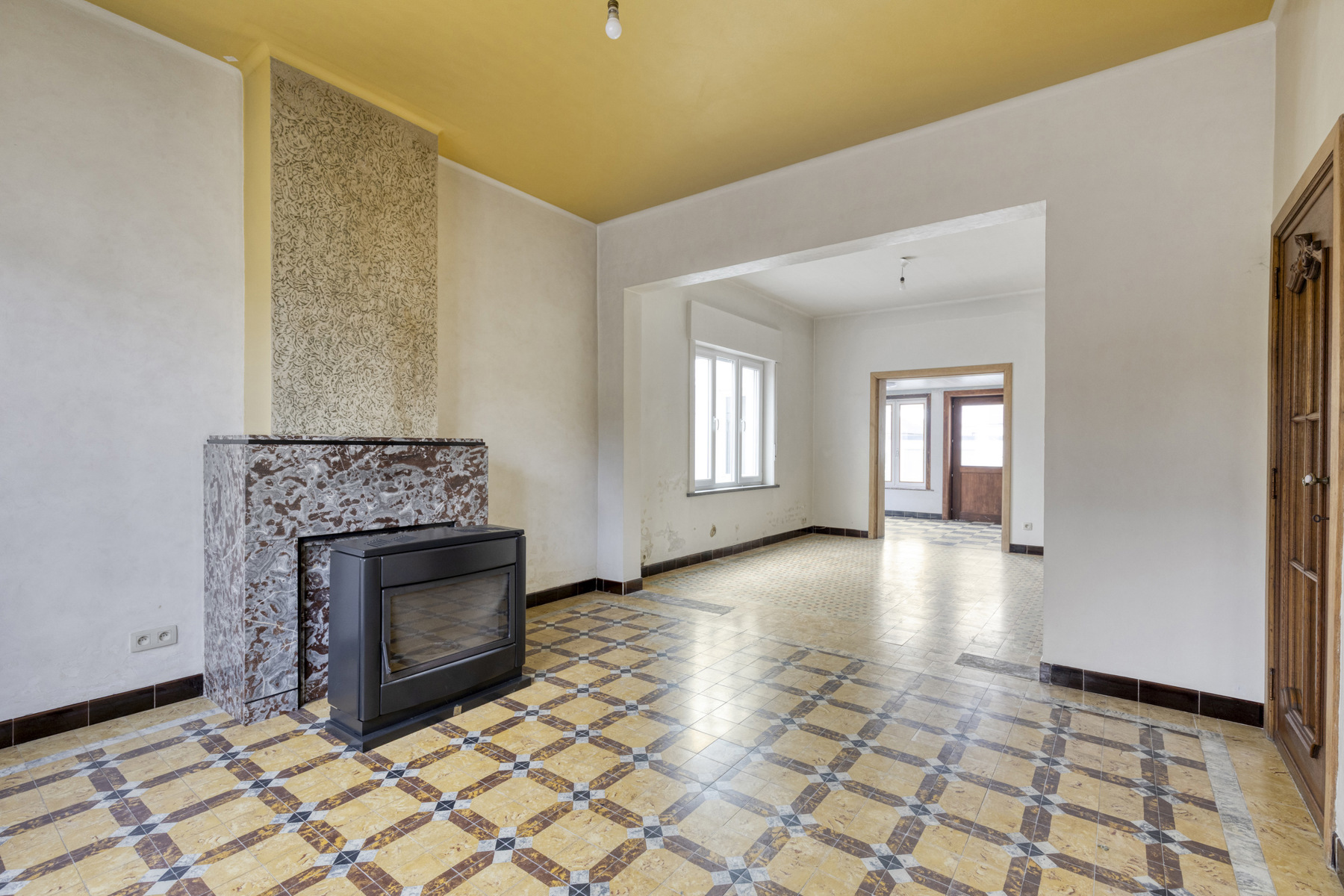 Deels te renoveren lichtrijke driegevelwoning - foto 5