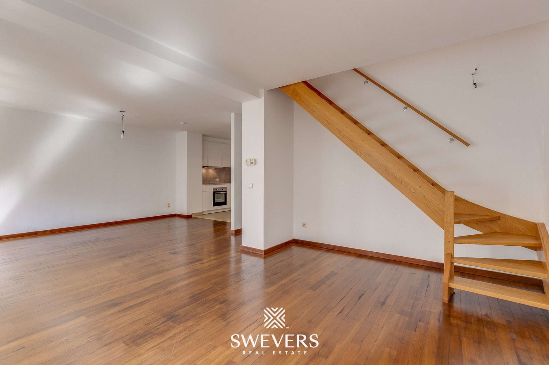 Ruim duplex-appartement in hartje Hasselt: ideaal voor 3 studenten of om te co-housen - foto 4