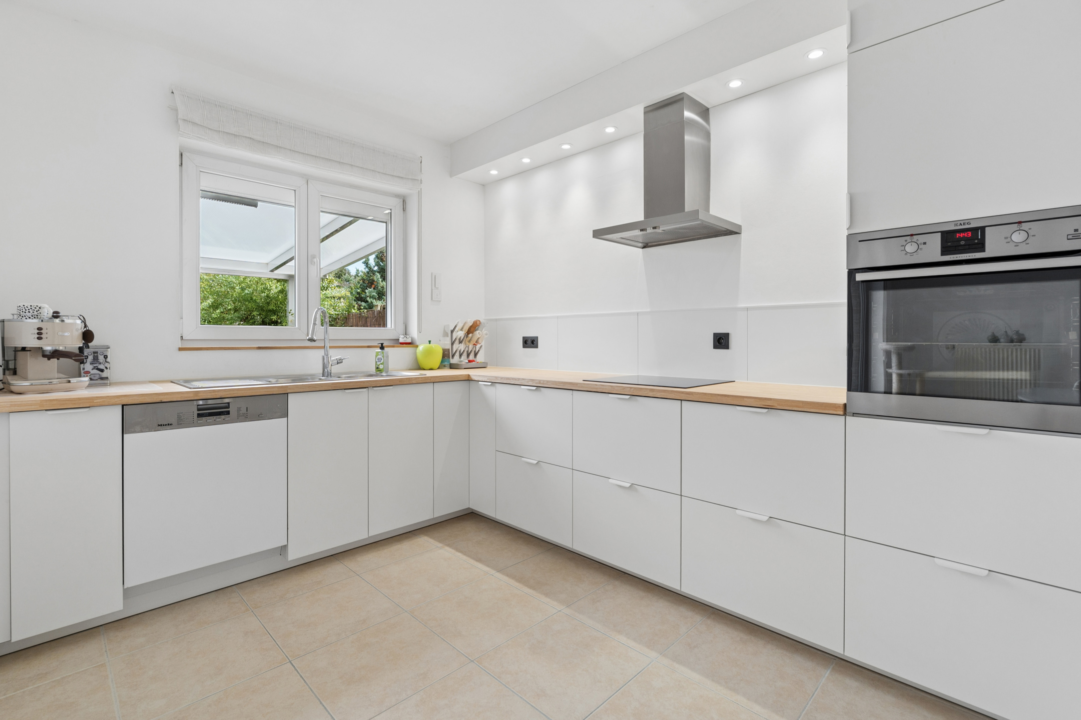 Ruime gezinswoning met garage en 5 slaapkamers. - foto 5