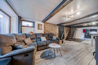 Contact agence : Infos et visites auprès de Thomas Pirquet au 0498/78.07.93We Invest Charleroi & En Fagne vous propose cette jolie maison pleine de...