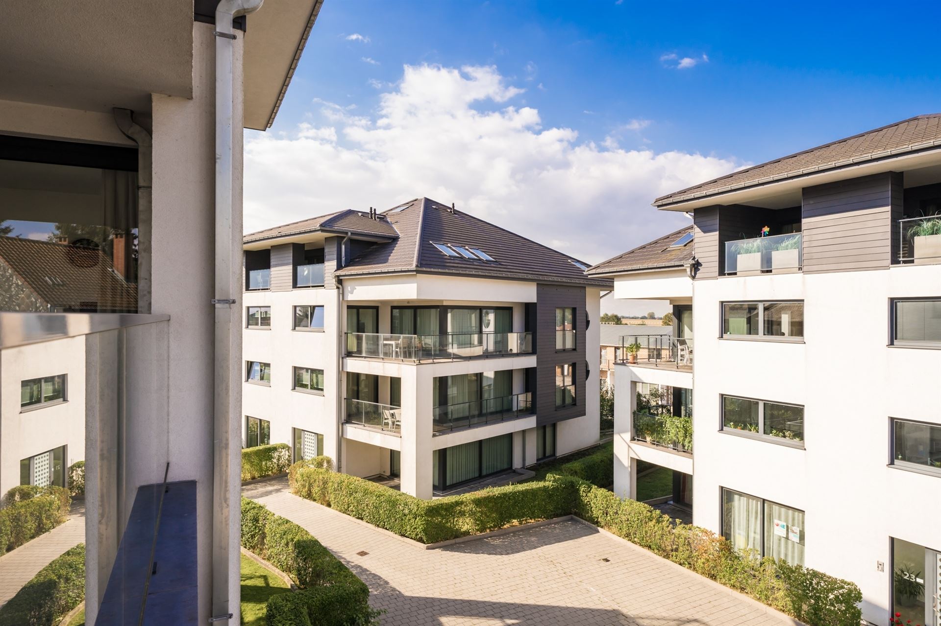 Unique and bright penthouse of approx. 185 m² in Waterloo - photo 3