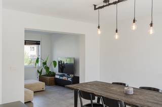 De Steenstraat has an excellent location in Heule. Thanks to the easy connection by bike and car, it is possible to access roads and other...