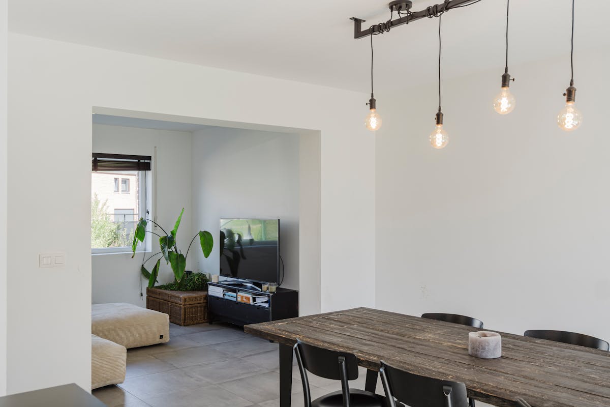 Ready to move in house with 1,200m² plot in Heule. - photo 3