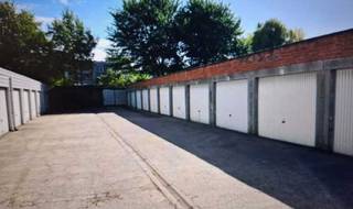 Garage te huur.