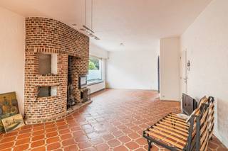 Op de Zemstbaan in Mechelen bevindt zich een bijzonder eigendom dat uitblinkt in mogelijkheden. Achter de bescheiden voorgevel schuilt een...