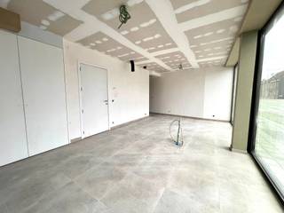 Handelsruimte op toplocatie langs de Gentseweg te DesselgemDeze handelsruimte geniet van een uitstekende zichtbaarheid en ligt op een absolute...