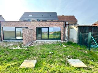 NIEUWBOUW WONING MET 3 SLAAPKAMERS, GARAGE EN TUIN (515m²)U kan nog genieten van 6% BTW ipv 21% indien u aan de voorwaarden voldoet.Het betreft de...
