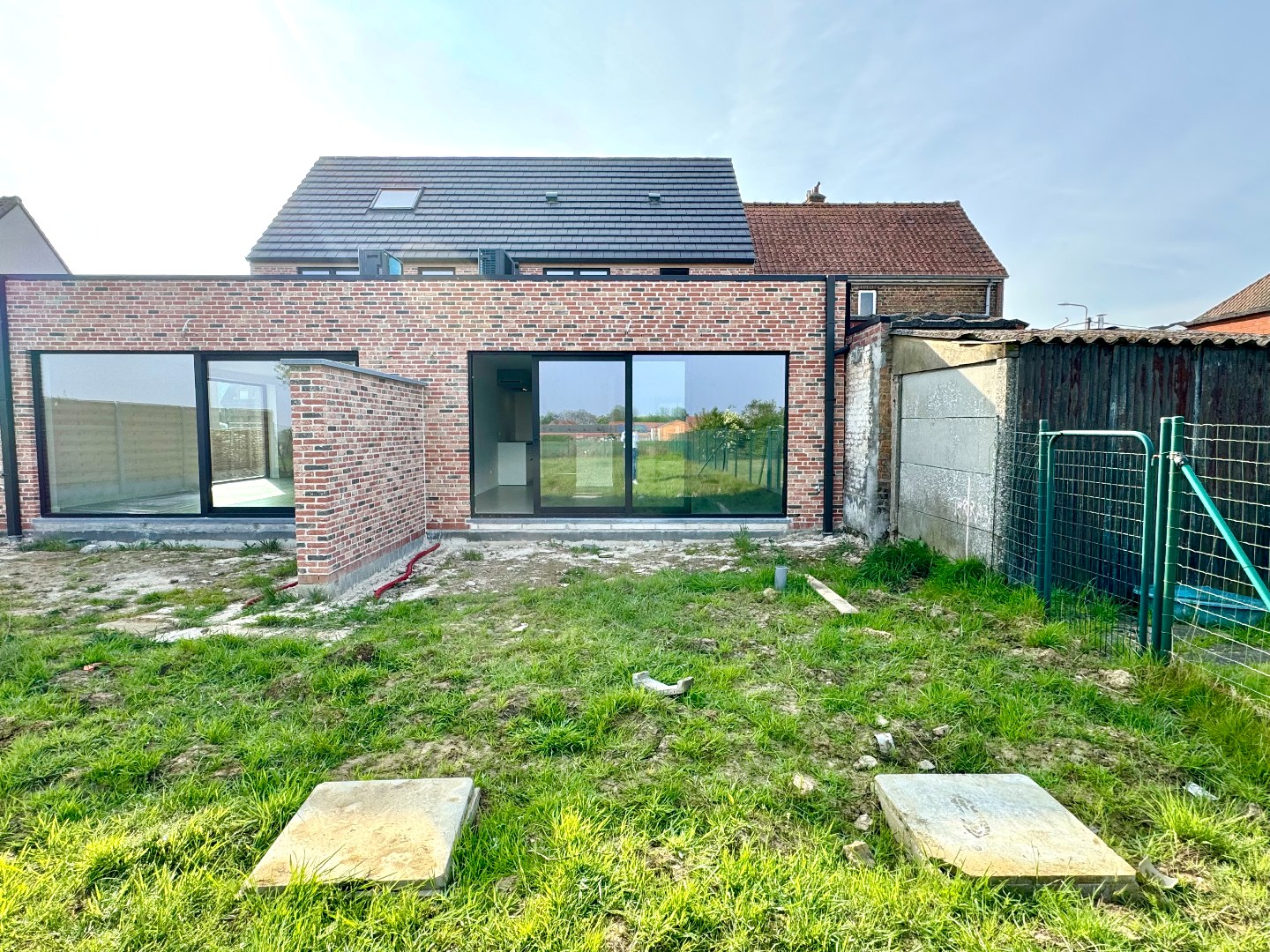 NIEUWBOUW WONING MET 3 SLAAPKAMERS, GARAGE EN TUIN (515m²) - foto 3
