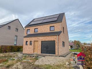 Te huur: nieuwe open bebouwing in de Eendenstraat, gelegen in het landelijke Drieslinter.Deze energiezuinige woning (EPC-label A) combineert een...