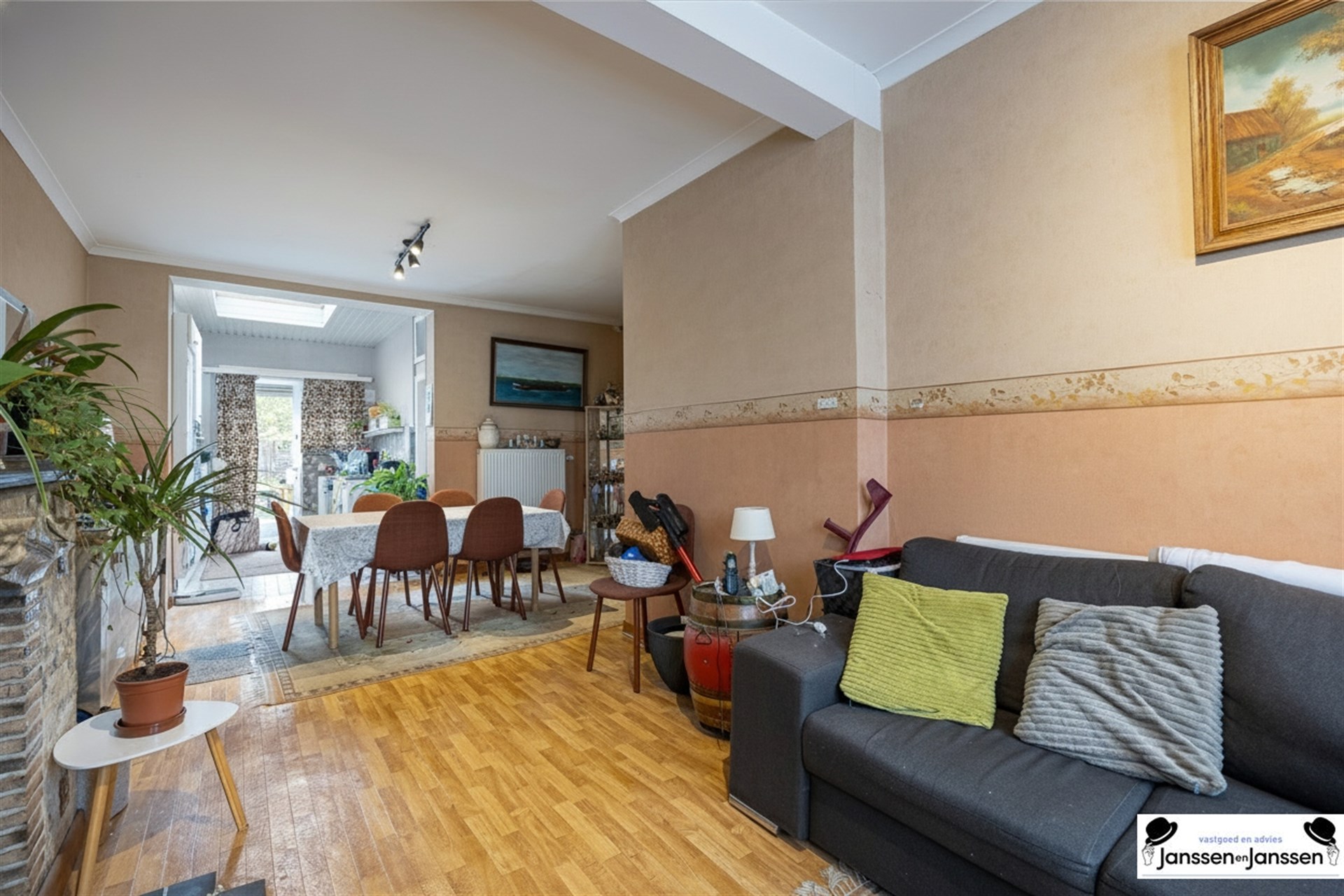 Te renoveren charmante woning met grote tuin - foto 3