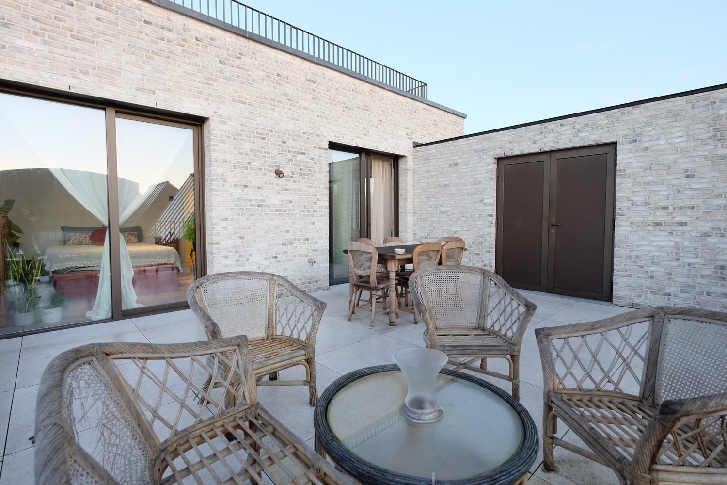 Ruime drie slaapkamer appartement met twee terrassen TE HUUR - foto 4