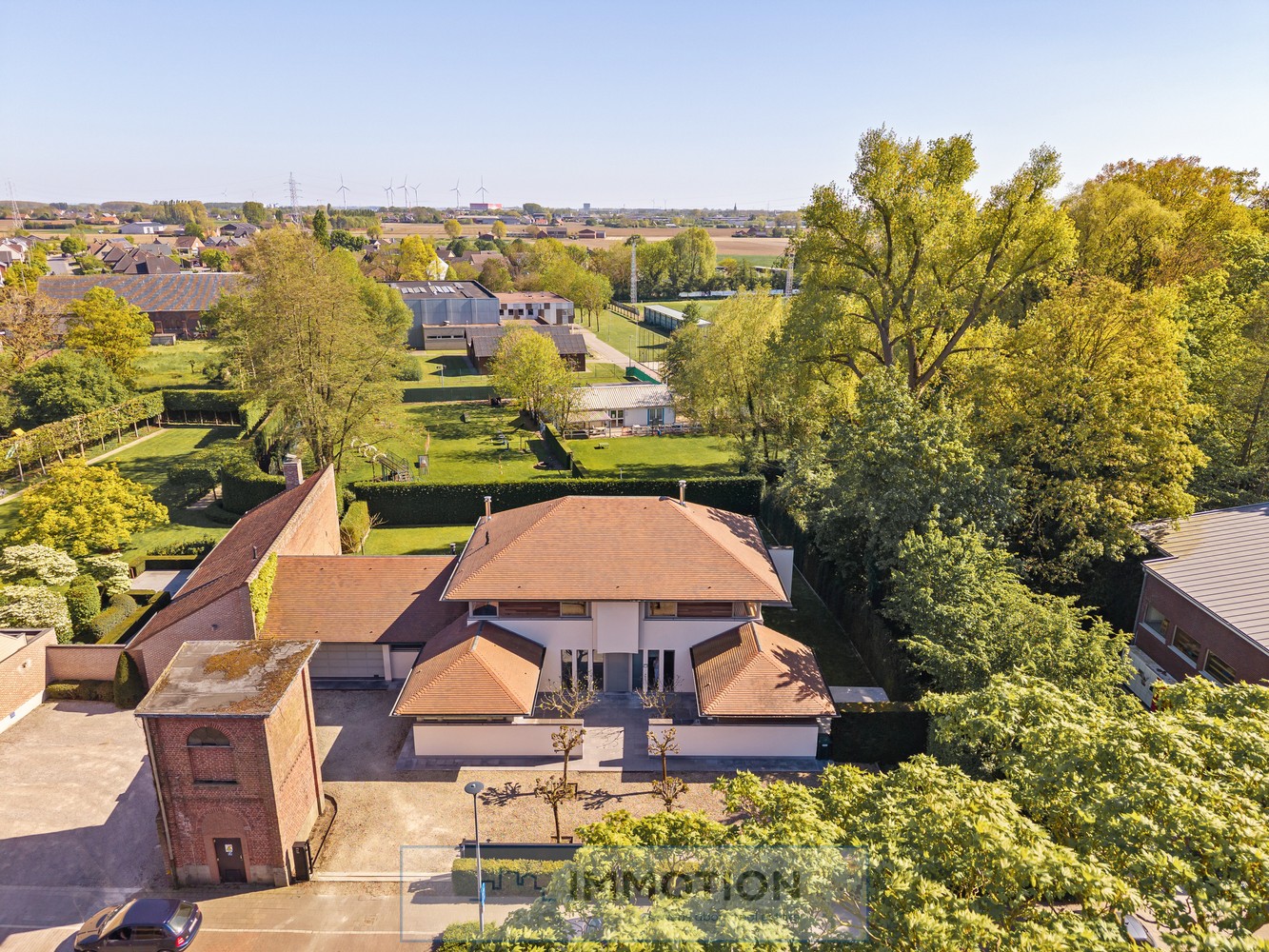 Stijlvolle villa met luxueuze afwerking en zonnige tuin ! Kijkdag met richtprijs - foto 2