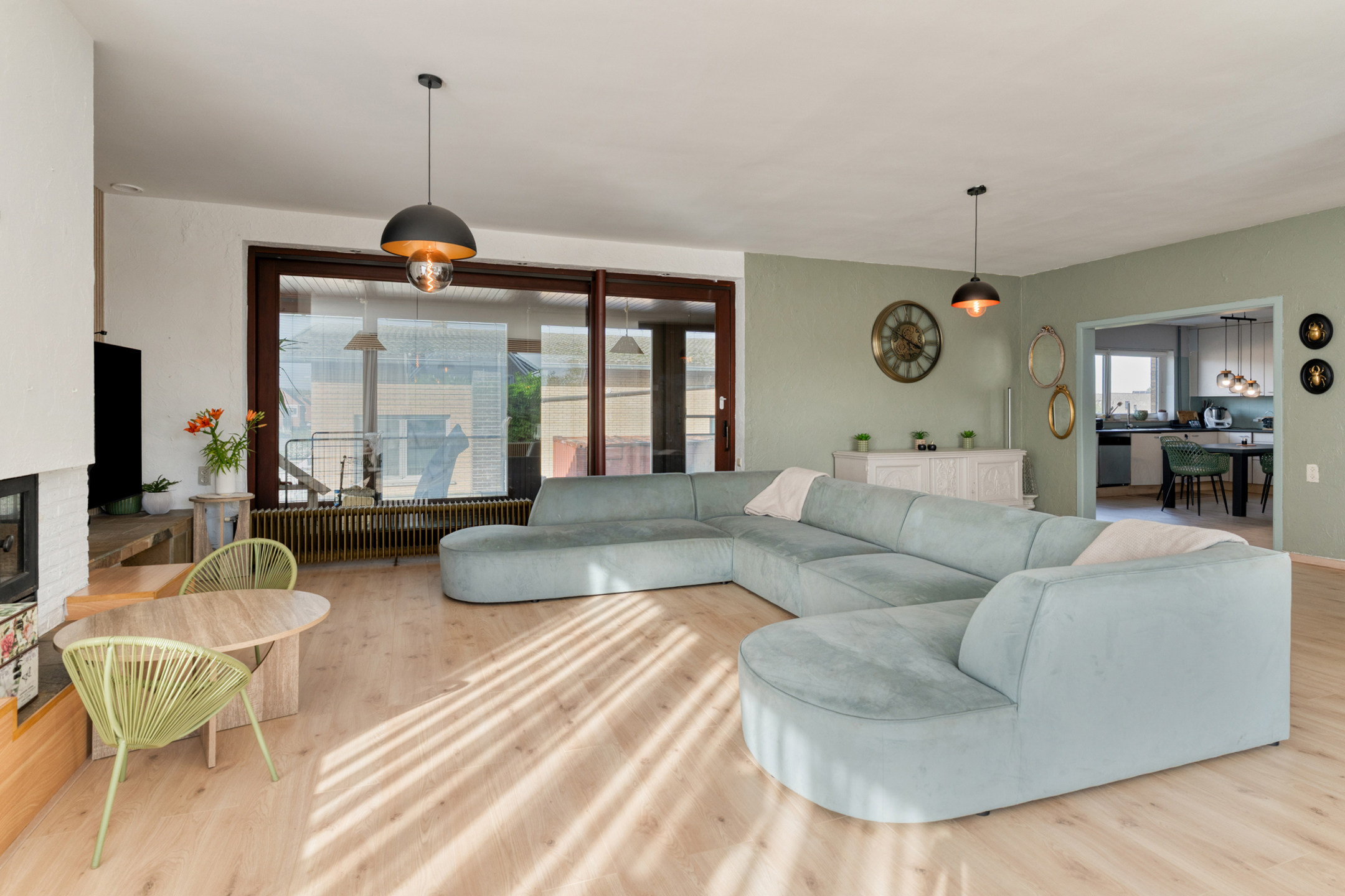 Ruime woning met 4 slaapkamers op 786 m² in Dessel. - foto 4