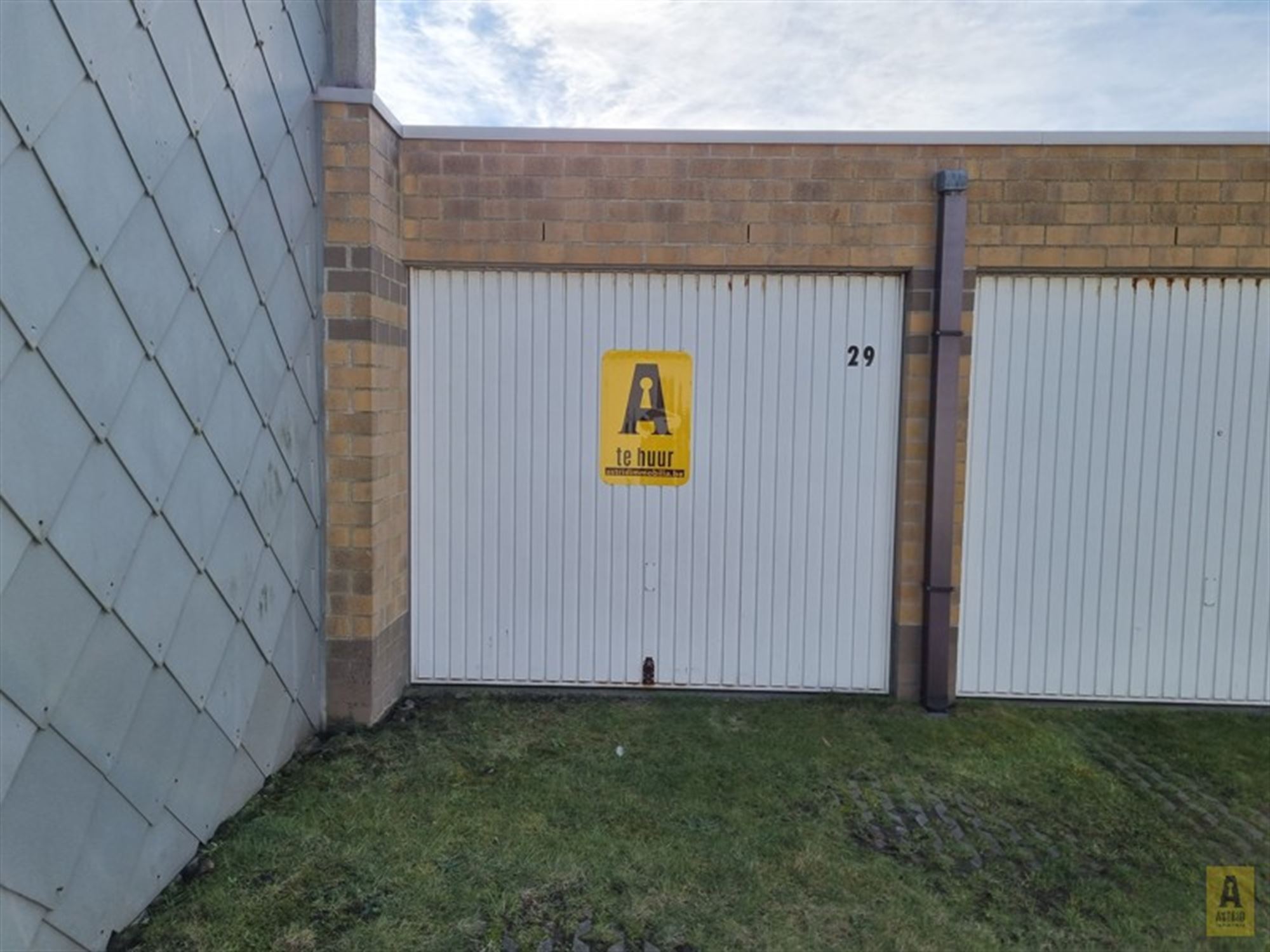 Garage for rent in Bredene - photo 1