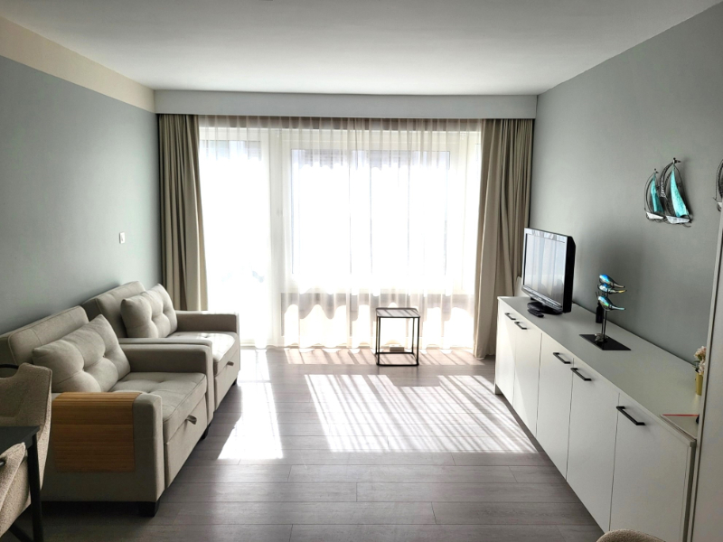 Studio entièrement rénové avec coin nuit à vendre - photo 2