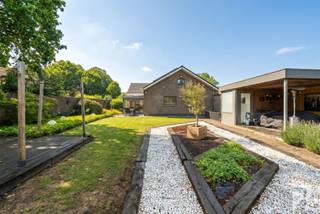 <p><span>Situation<br />Propriété située en zone résidentielle, à distance de marche du village, des écoles et des commerces.<br /><br />Propriété située en zone résidentielle, à distance de marche du village, des écoles et des commerces.<br /><br />Propriété située en zone résidentielle, à distance de marche du village, des écoles et des commerces</span></p>