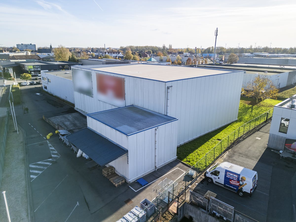 Société immobilière avec bâtiment commercial loué à vendre à Kuurne - photo 4