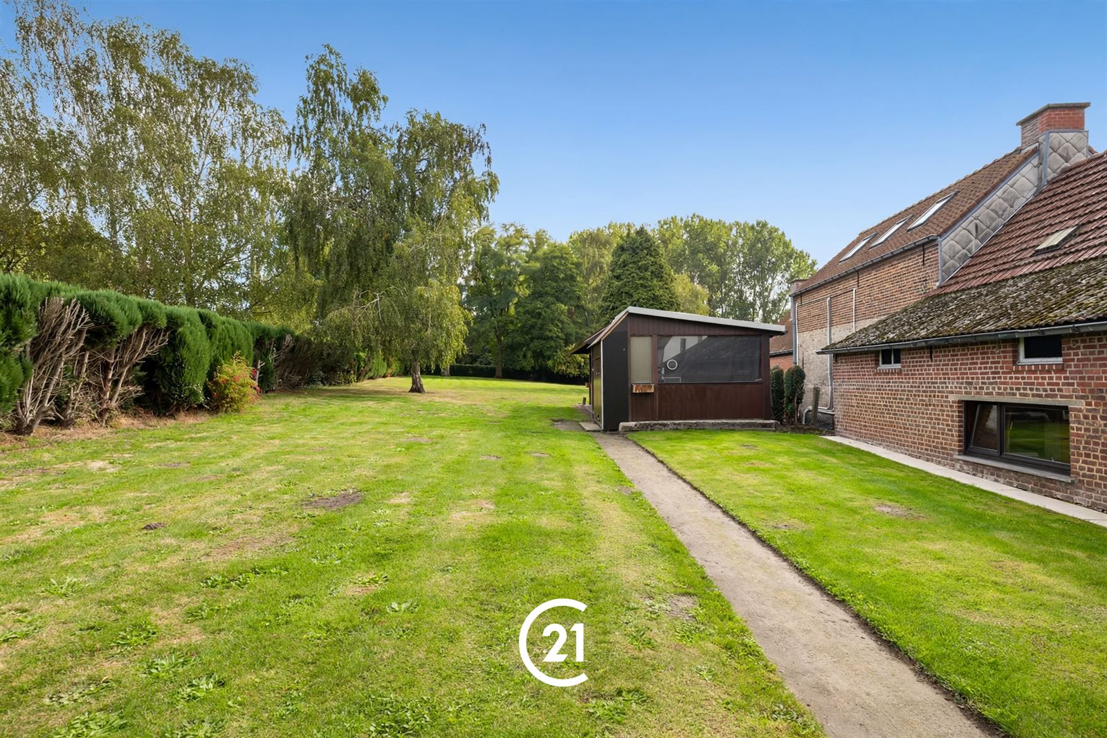 Te renoveren woning op een ruim perceel van 2.220 m² - foto 3