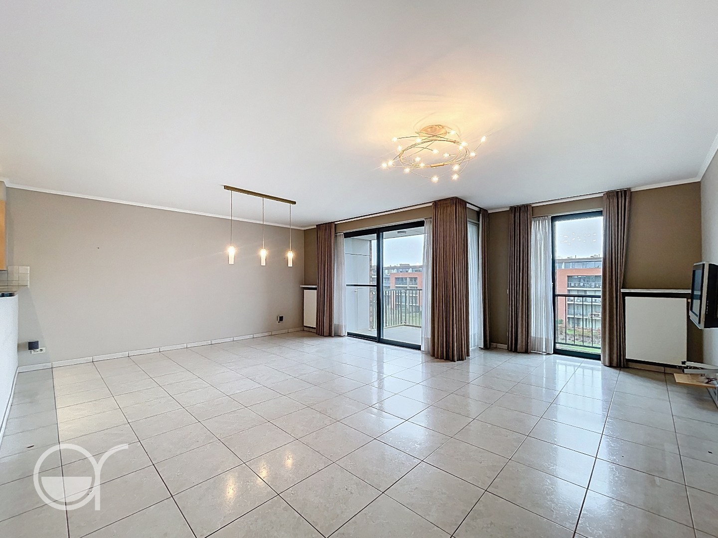 Ruim en lichtrijk appartement met terras en garagebox aan het Warandepark - foto 4