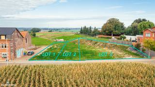 RUSTIG GELEGEN BOUWGROND VOOR OPEN BEBOUWING TE MILLEN*** Bekijkt U deze bouwgrond via een aanverwante website? Surf dan...