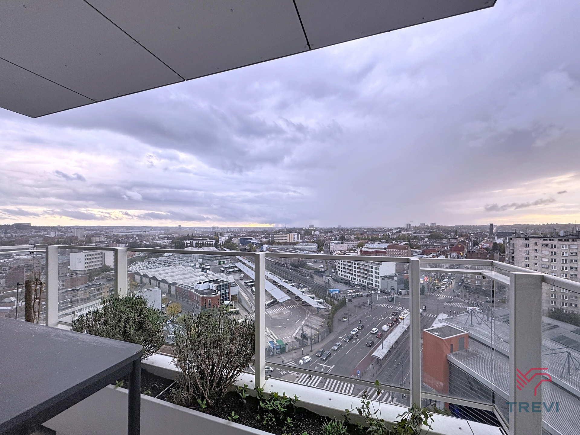 Apartment for rent in Molenbeek-Saint-Jean with 1 bedroom - photo 1