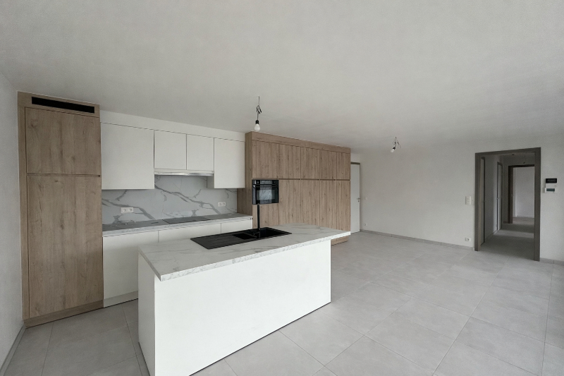 Gelijkvloers appartement met terras en tuin. - foto 5