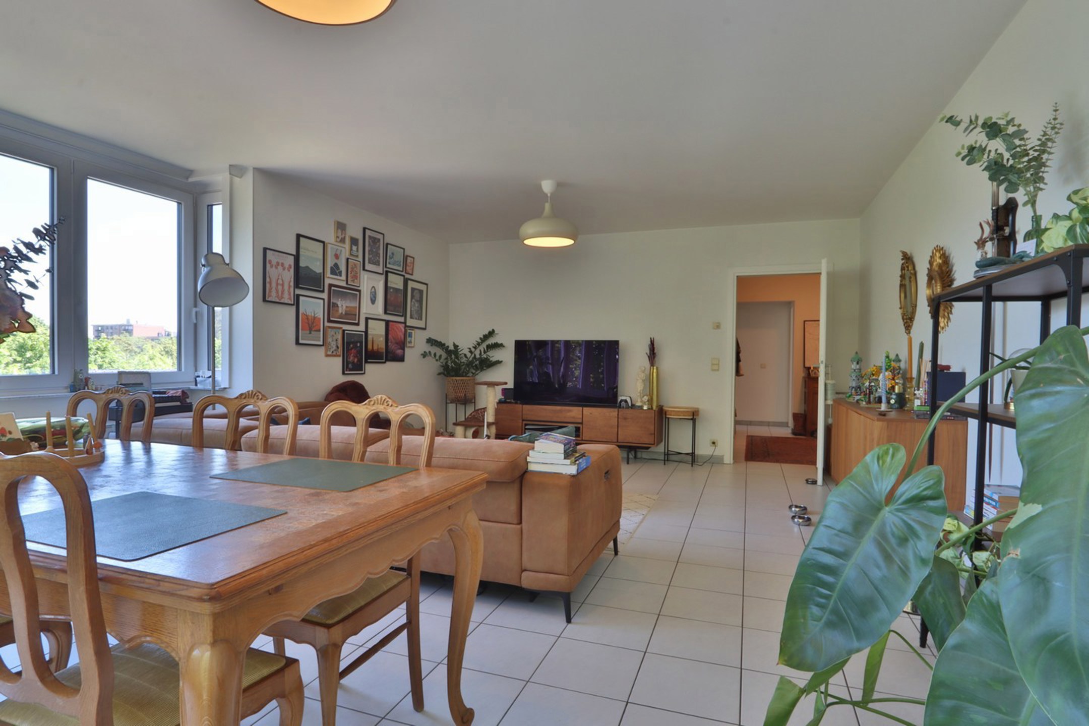 Ruim en licht appartement met garagebox in centrum Beveren! - foto 3