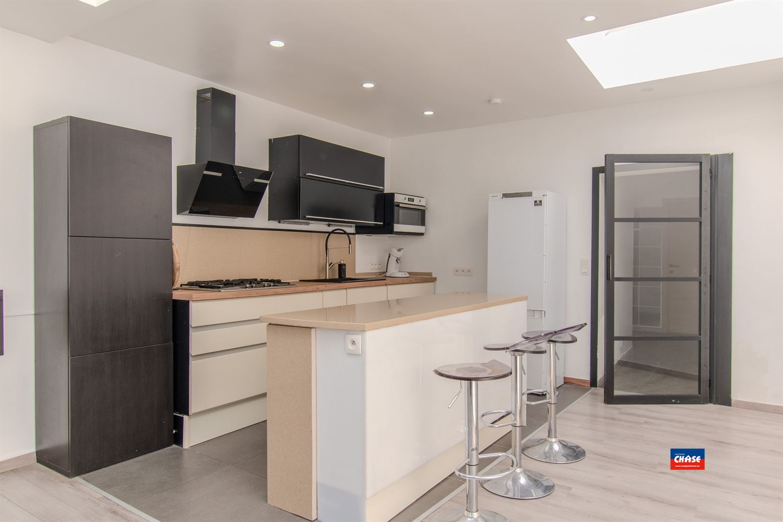 Rijwoning met 3 slaapkamers, 2 badkamers en terras - foto 2