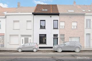 TOPPER!!! VOLLEDIG tot in de puntjes afgewerkte woning! Voldoet aan de huidige energienormen! Wie opzoek is naar een kwaliteitsrenovatie is hier aan...