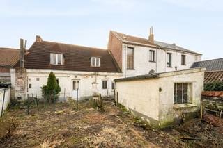 Idéalement située au sein du prisé village de Kain, à deux pas de toutes commodités, cette maison de 162m² offrant un fort potentiel et pouvant...