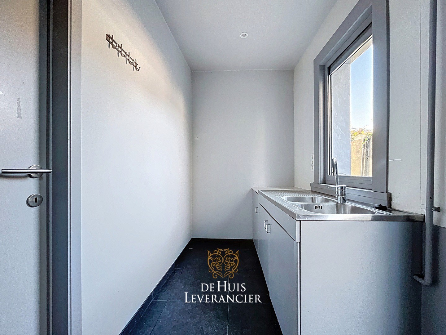 Kantoor op topligging met bovenliggend duplex-appartement (aparte ingang) - foto 5