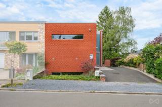 Cyril et We Invest Liège ont le plaisir de vous présenter à la vente cette magnifique maison d’architecte idéalement située dans un quartier prisé...