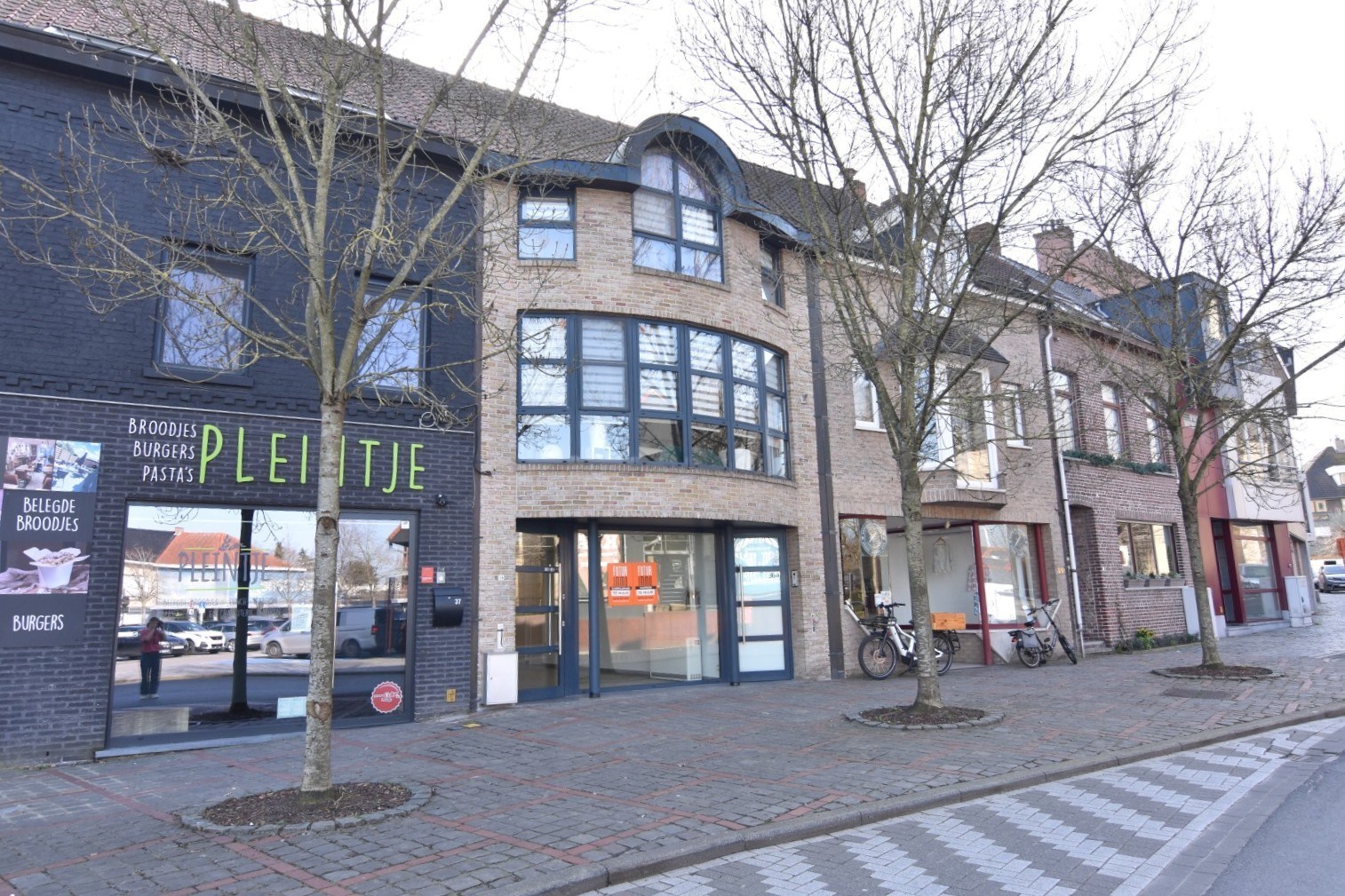 Handelsgelijkvloers (90m²) op topligging in Rumbeke - foto 1