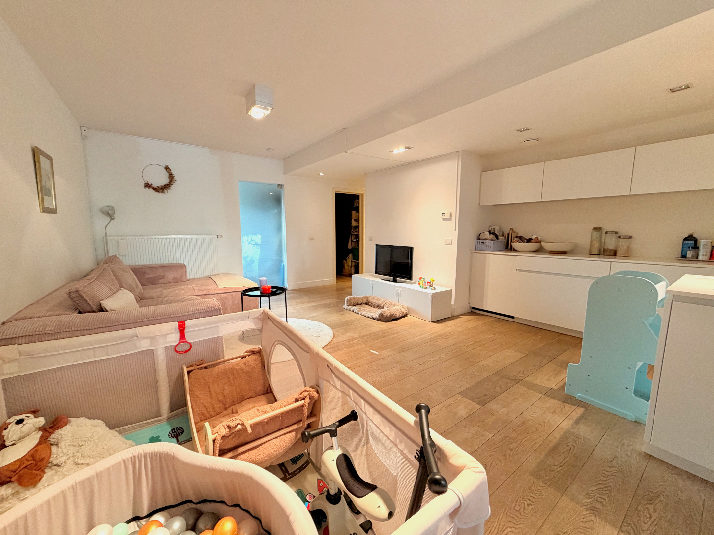 Ruim gelijkvloers appartement met tuin en 2 parkeerplaatsen in Gent! - foto 5