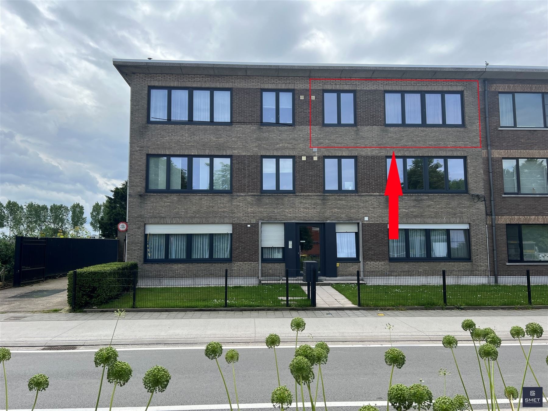 Gerenoveerd appt met 2 slpks, terras en garage - foto 1