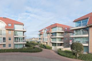 Ruime garagebox te huur onder residentie Beethoven, Lavendelweg 2 te Middelkerke. De garagebox is onmiddellijk beschikbaar!De garagebox (20 m²)...