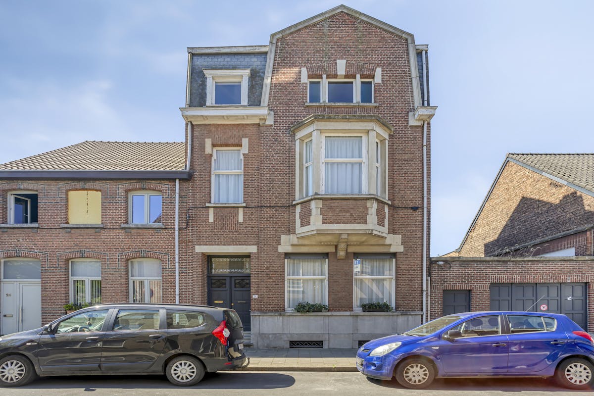 Ruim authentiek en te renoveren herenhuis in Terhagen - foto 1