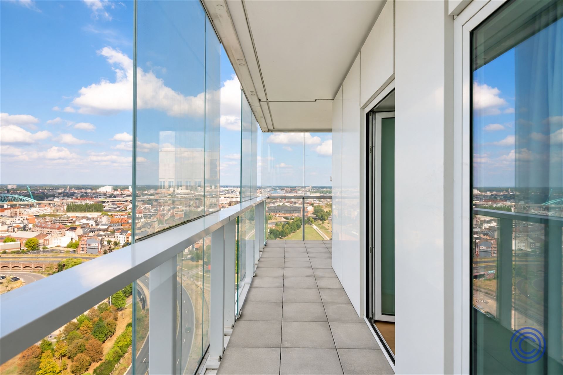 Rolstoelvriendelijk appartement op de 18de verdieping met panoramisch zicht over de dokken! - foto 4