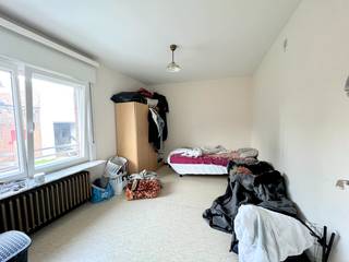 APPARTEMENTSGEBOUW MET 4 APPARTEMENTEN EN 3 GARAGESDit is een vanaf-prijs. Elk bod vanaf deze prijs wordt voorgelegd aan de eigenaar, die de keuze...