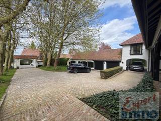 ✨ Uiterst exclusief landhuis op 3 hectare met adembenemende verzichten te Sint-Denijs (Zwevegem)✨Bent u op zoek naar absolute privacy, rust en een...