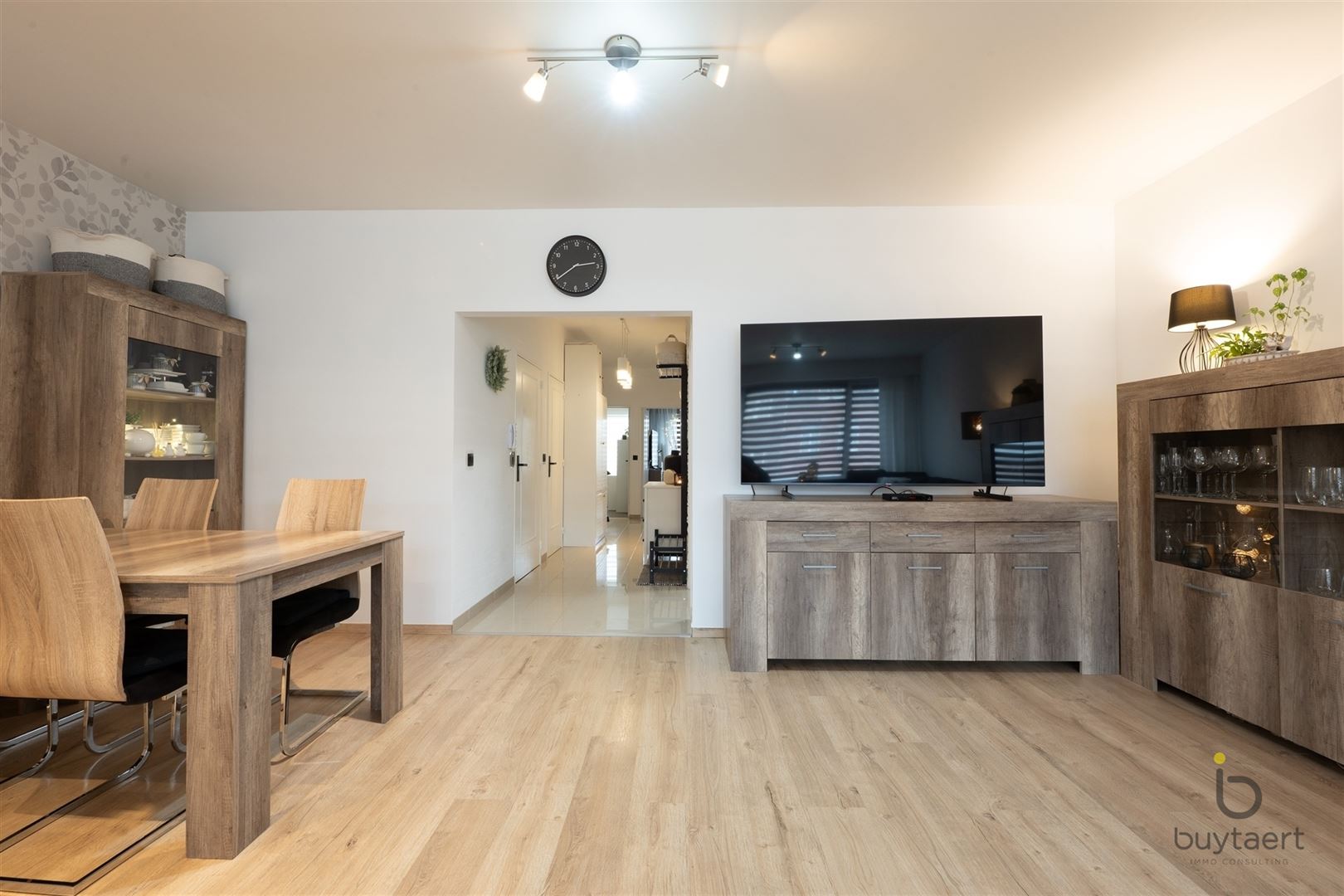 Apartment for sale in Hoboken with 3 bedrooms - photo 2