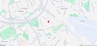 <p><span>Bovengrondse autostaanplaats in de Veldekens!</span></p><p><span>Dit privatief parkeerterrein is toegankelijk via een bareel en situeert zich op de rand van één van de meest gegeerde woonwijken te Berchem. In deze groene omgeving met vele high-end appartementen is het natuurlijk een grote luxe om een extra staanplaats te hebben. Uiteraard zeer interessant voor eigen gebruik, maar ook ideaal om aan te beiden aan uw visite of als investering.</span></p>