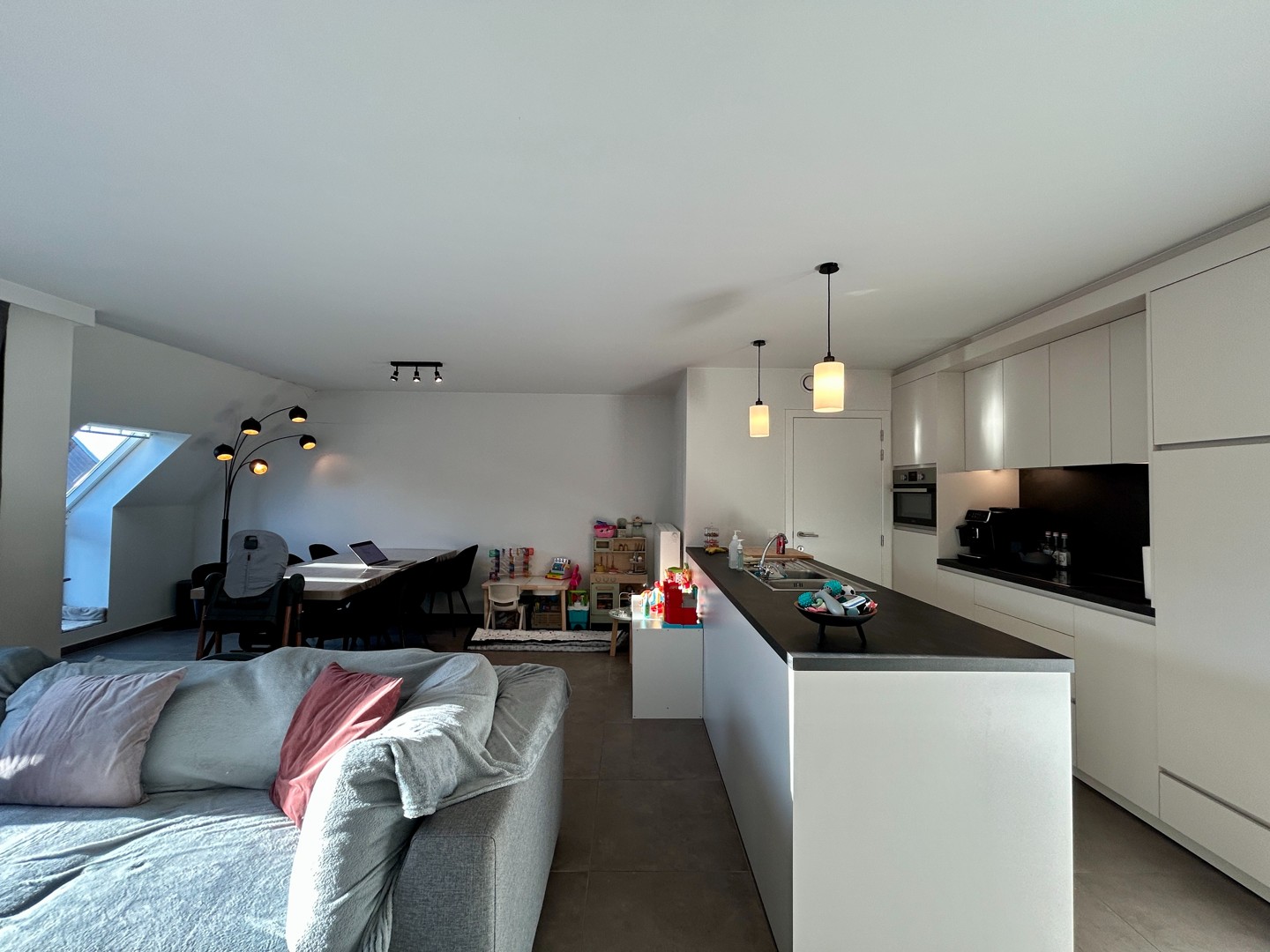 Recent twee-slaapkamerappartement op wandelafstand van centrum Meulebeke! - foto 3