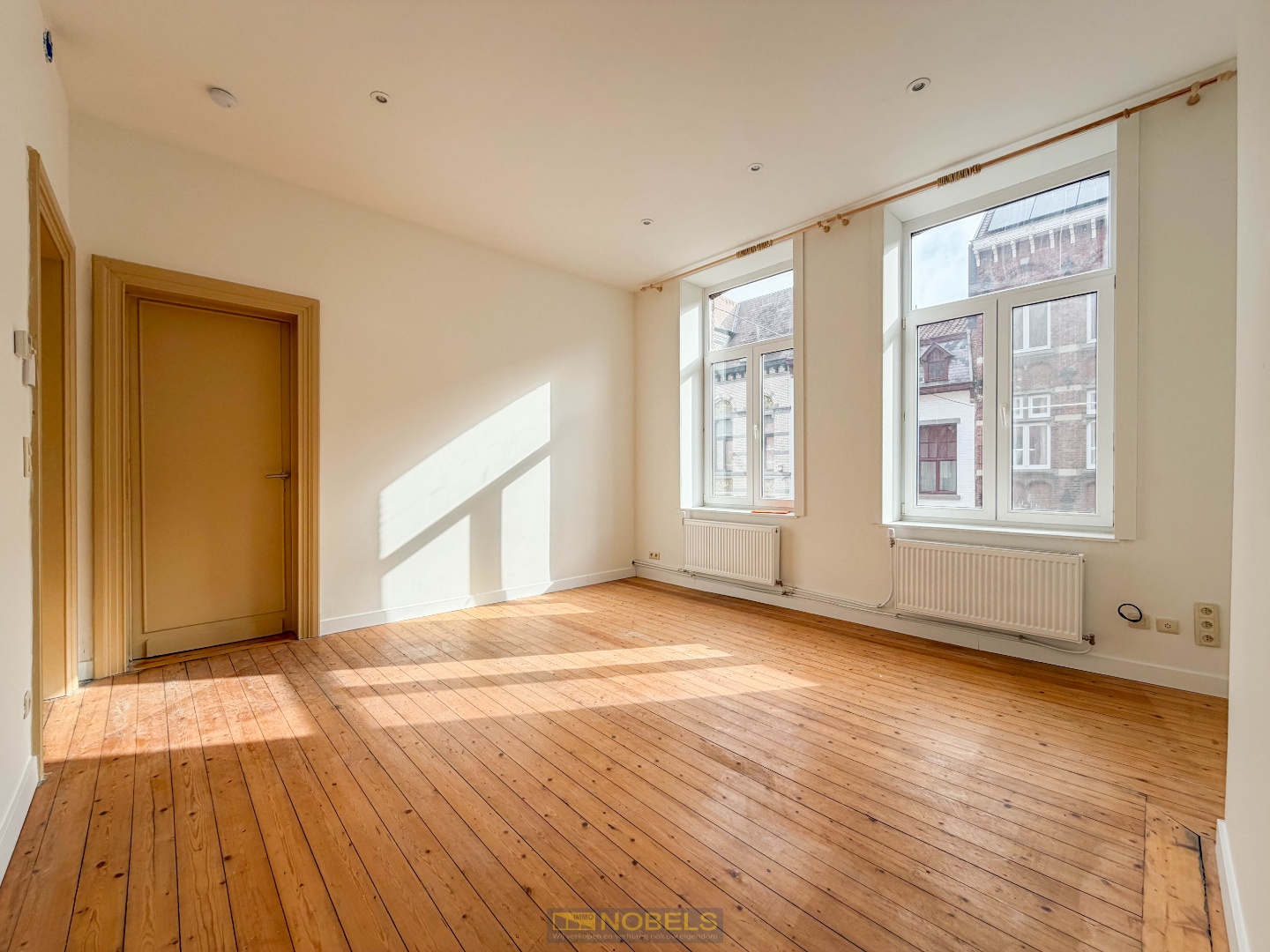 Te huur, gerenoveerd 2-slaapkamer appartement op topligging te Ronse - photo 3
