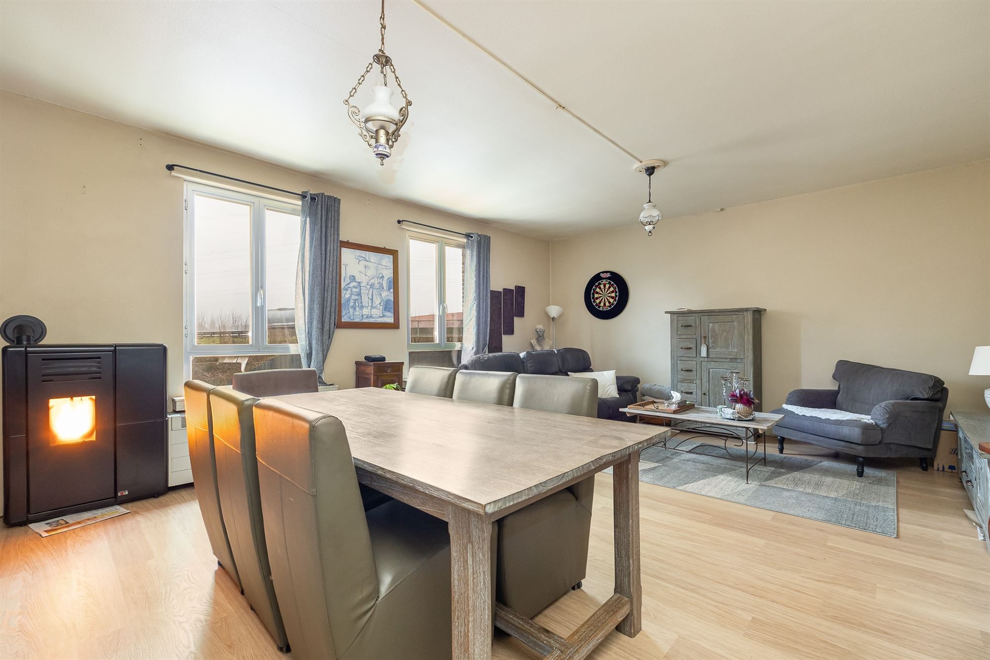 Unique home with versatile possibilities - photo 5