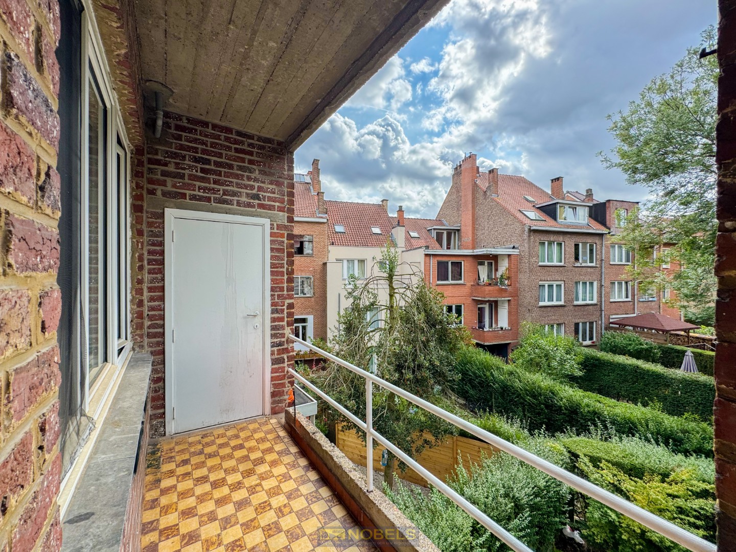 À vendre, appartement prêt à emménager, situé au centre d'Anderlecht, avec terrasse ! - photo 3