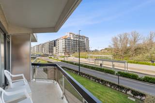 Blankenberge: Studio met ruim terras en duinenzicht te koop!Deze aangename studio met duinenzicht te koop in de A. Ruzettelaan 157 te Blankenberge is...