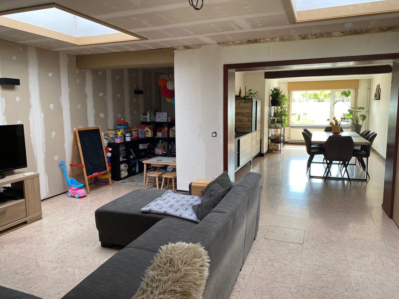 Rustig gelegen woning op 363 m² met 3 slaapkamers en garage. - foto 5