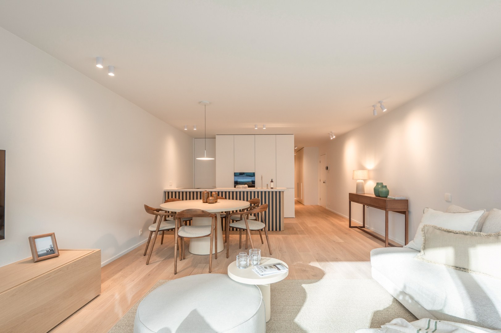 Appartement rénové avec 3 chambres et grande terrasse - photo 5