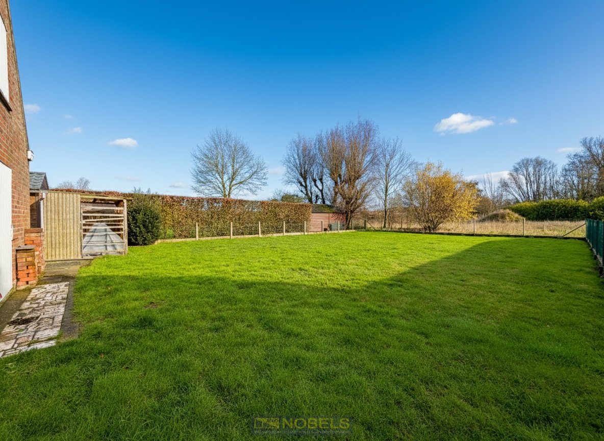 Te koop, Te renoveren open bebouwing op ruim perceel van ca.996m² te Deinze! - foto 3